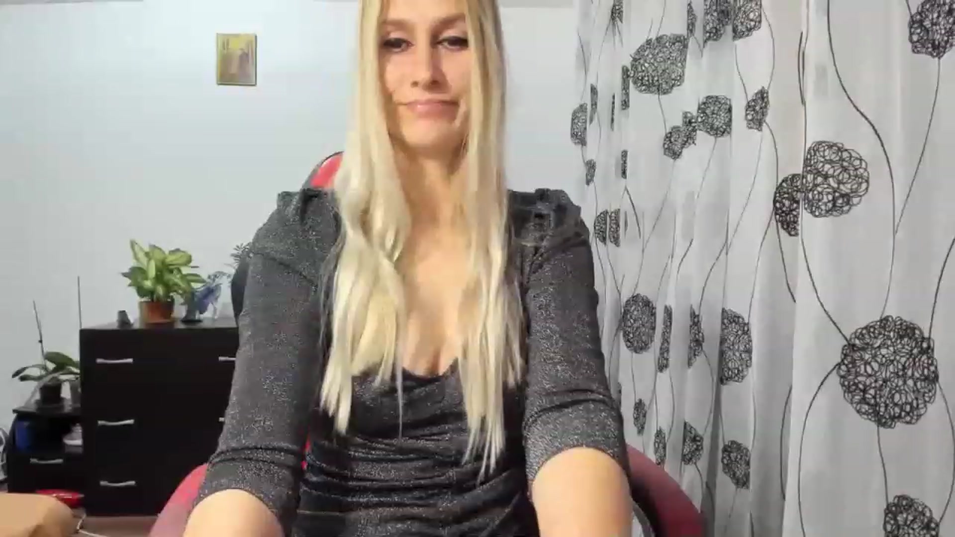 Gallery image thumbnail from Biglabia's myfreecams stream on, 11/17/2022, 07:17 image 15 of 20