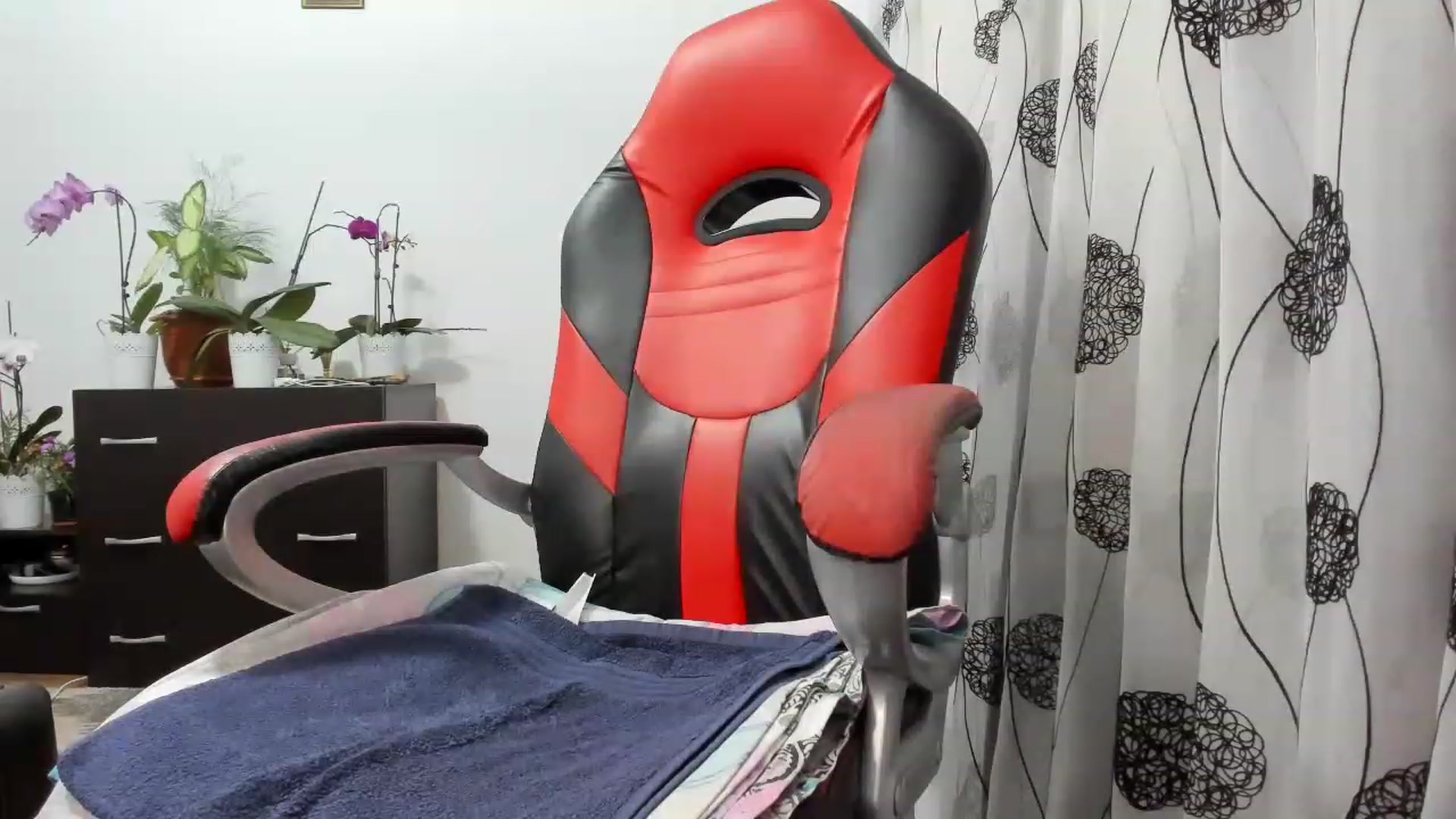 Gallery image thumbnail from Biglabia's myfreecams stream on, 05/15/2023, 08:13 image 12 of 20