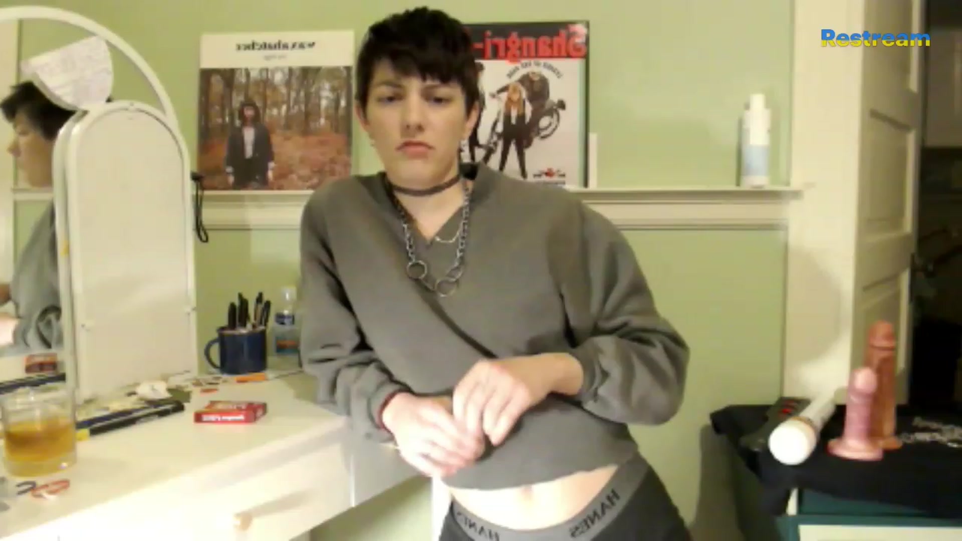 Gallery image thumbnail from Bigm0mmy's myfreecams stream on, 12/23/2022, 01:01 image 15 of 20