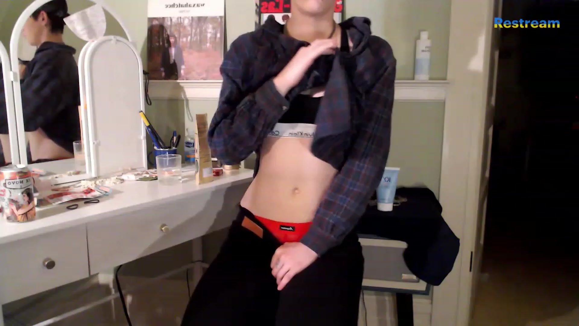 Gallery image thumbnail from Bigm0mmy's myfreecams stream on, 12/24/2022, 01:35 image 3 of 20