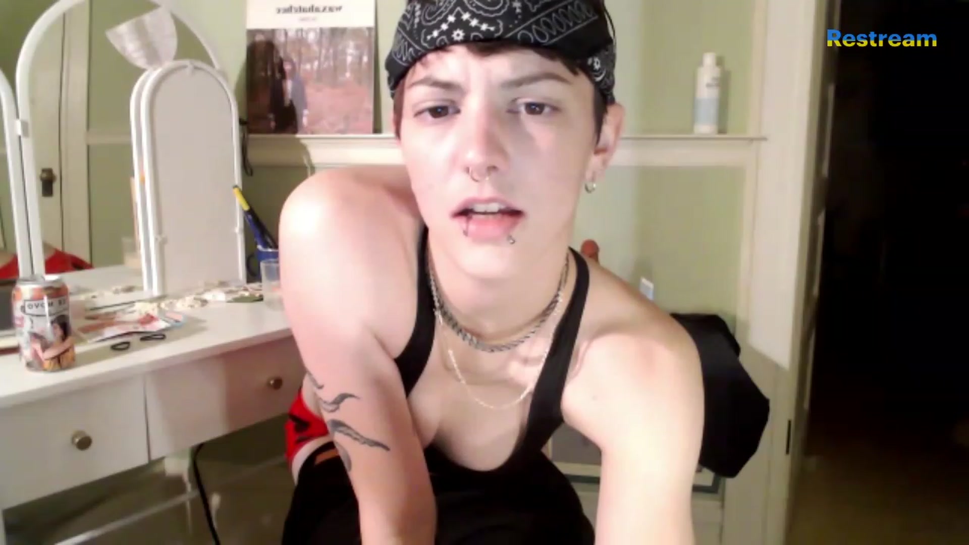 Gallery image thumbnail from Bigm0mmy's myfreecams stream on, 12/24/2022, 01:35 image 12 of 20