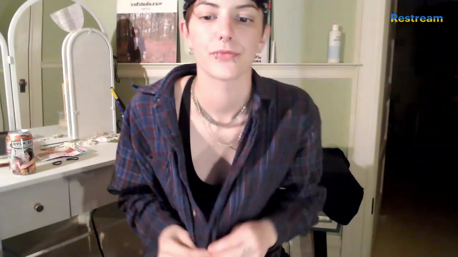 Gallery image thumbnail from Bigm0mmy's myfreecams stream on, 12/24/2022, 01:35 image 7 of 20