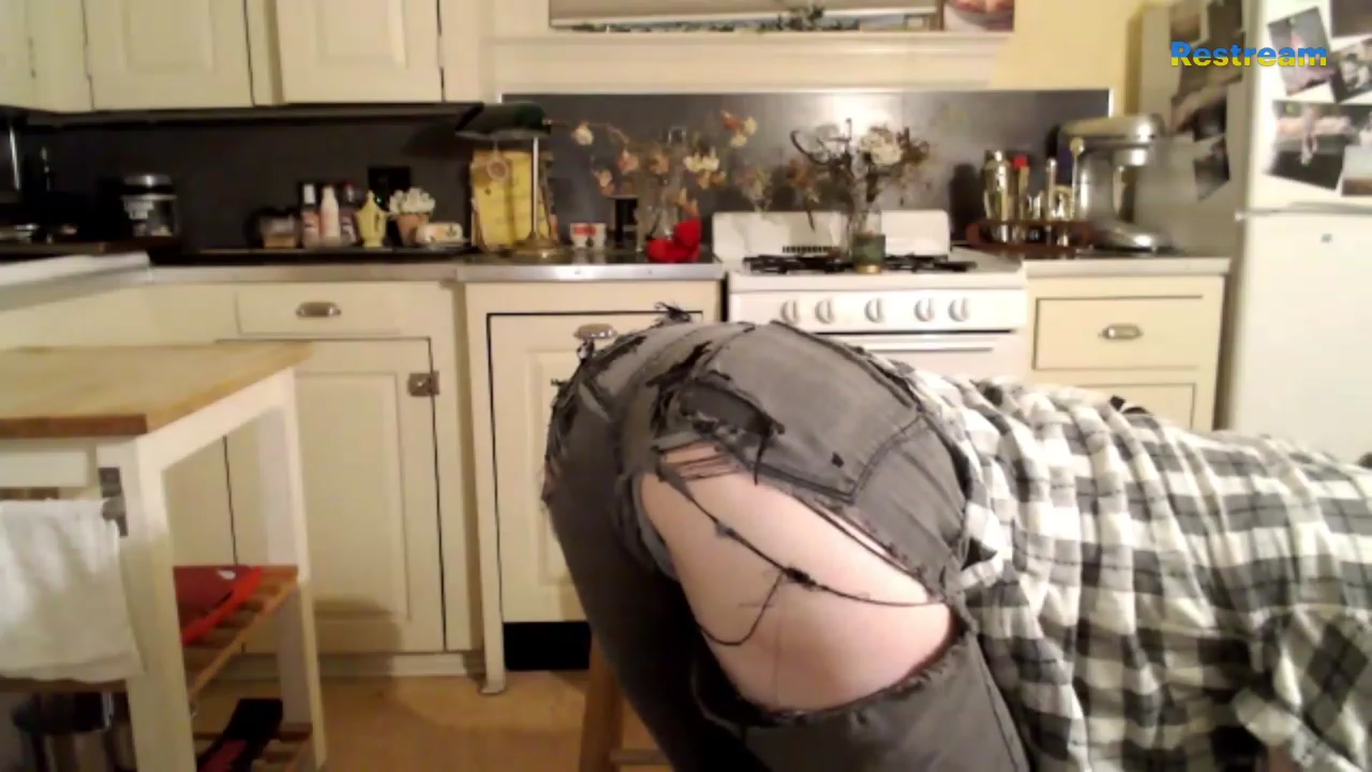 Gallery image thumbnail from Bigm0mmy's myfreecams stream on, 02/21/2023, 08:39 image 18 of 20