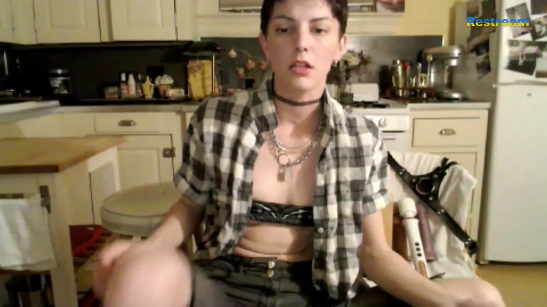 Gallery image thumbnail from Bigm0mmy's myfreecams stream on, 02/21/2023, 08:39 image 5 of 20
