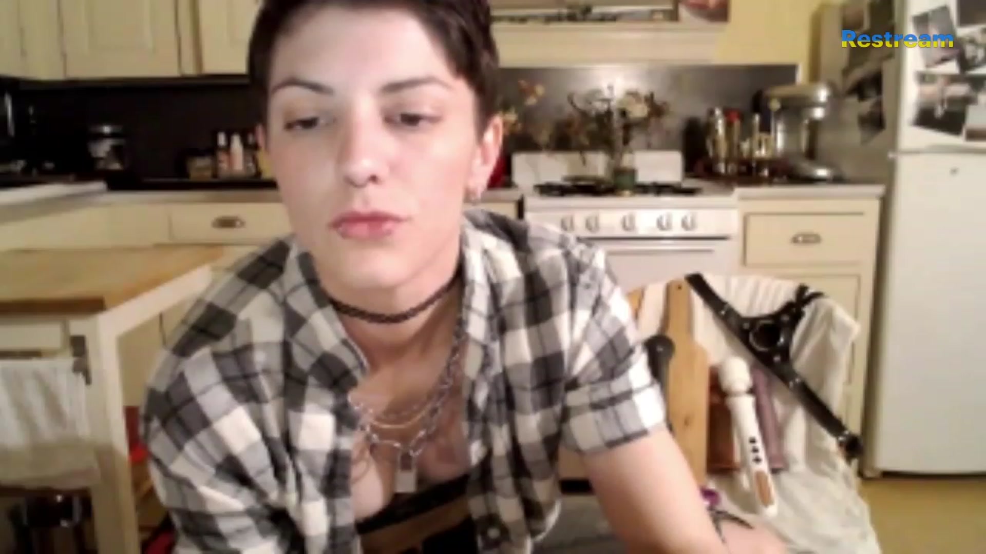 Gallery image thumbnail from Bigm0mmy's myfreecams stream on, 02/21/2023, 08:39 image 14 of 20