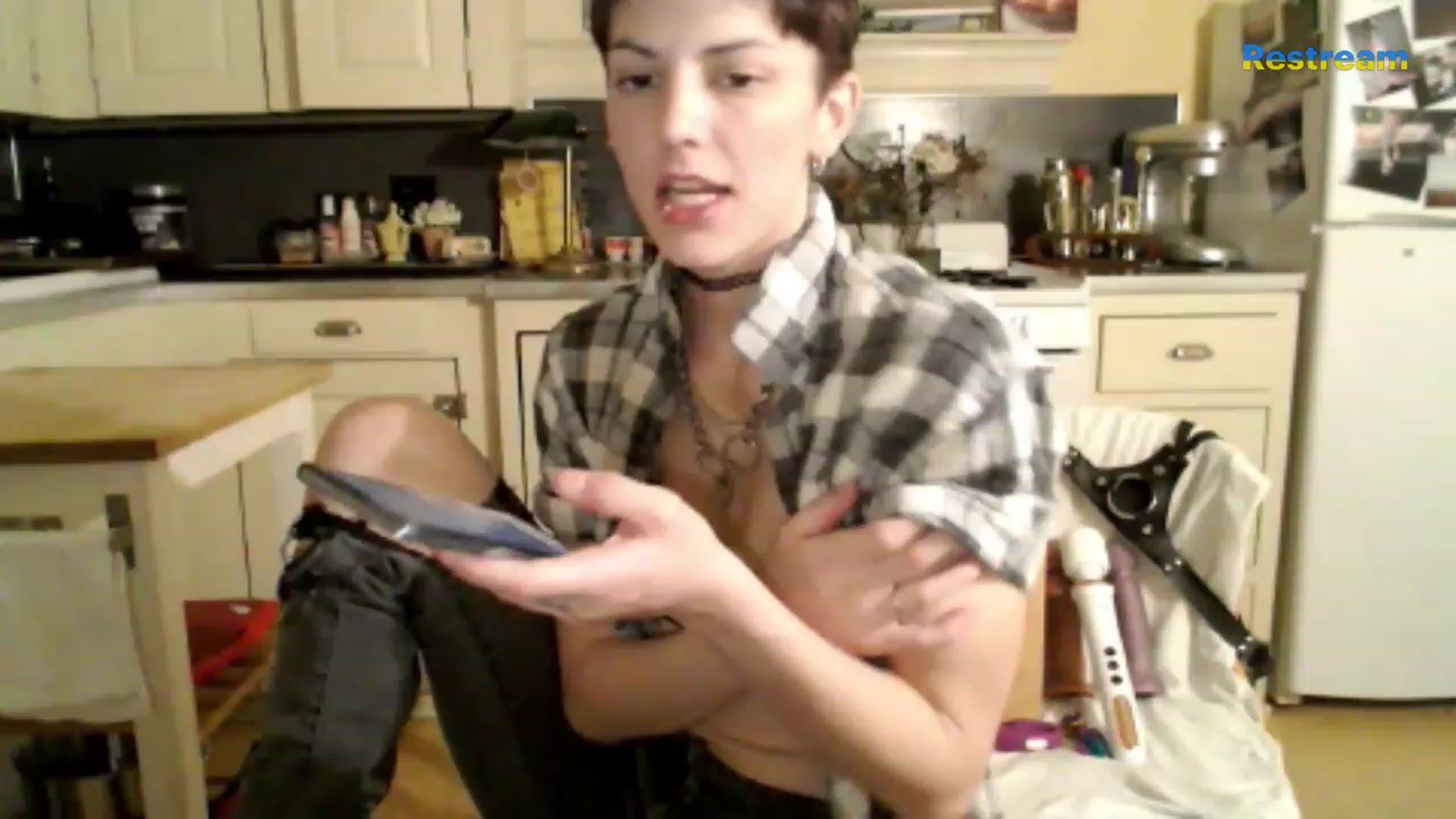 Gallery image thumbnail from Bigm0mmy's myfreecams stream on, 02/21/2023, 08:39 image 11 of 20