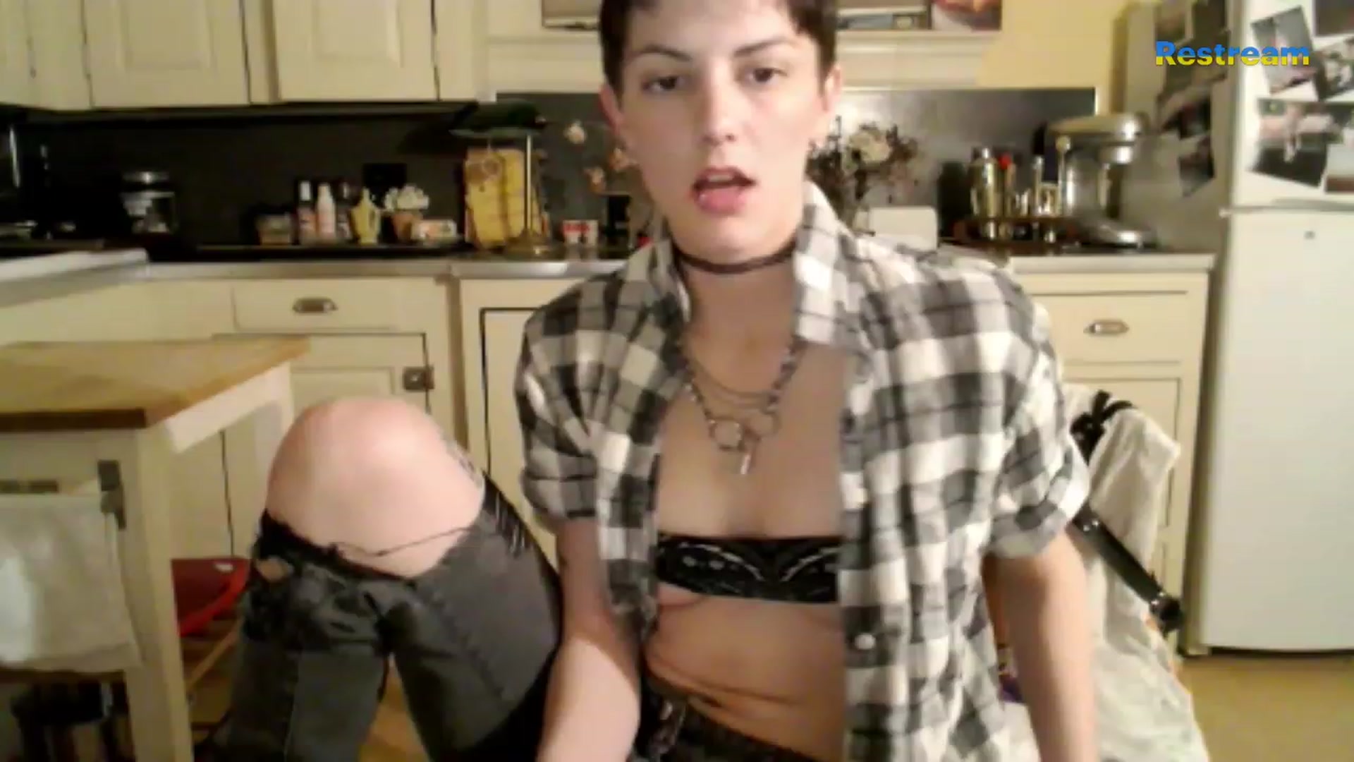 Gallery image thumbnail from Bigm0mmy's myfreecams stream on, 02/21/2023, 08:39 image 12 of 20