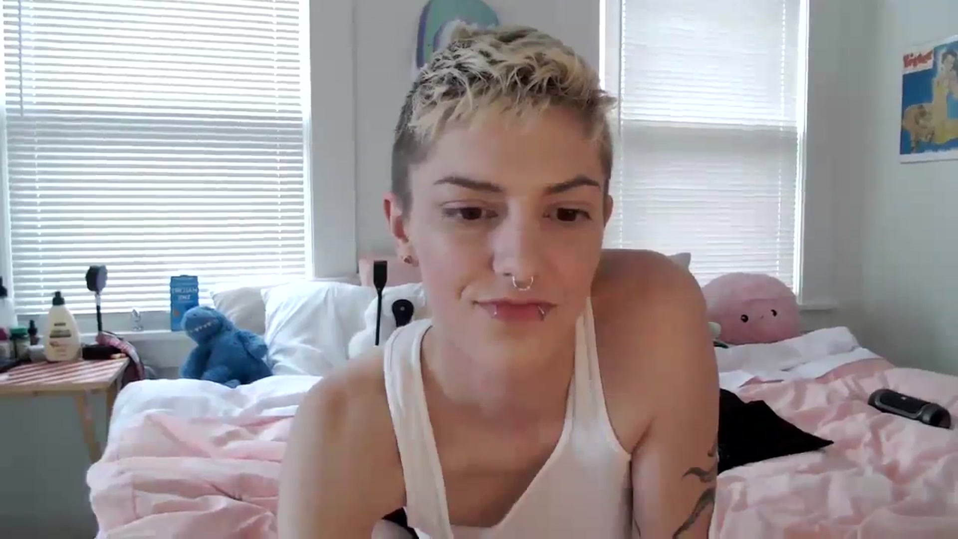 Gallery image thumbnail from Bigm0mmy's myfreecams stream on, 03/21/2024, 21:58 image 19 of 20