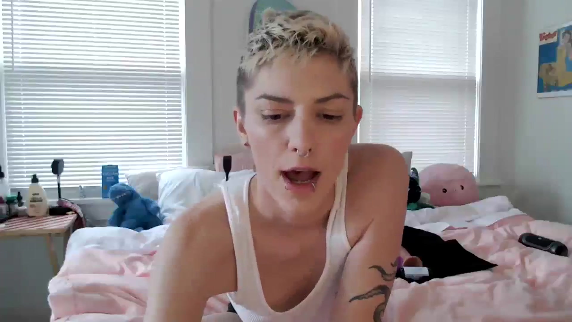 Gallery image thumbnail from Bigm0mmy's myfreecams stream on, 03/21/2024, 21:58 image 4 of 20