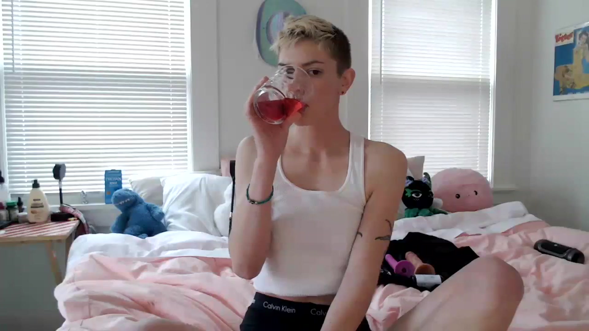 Gallery image thumbnail from Bigm0mmy's myfreecams stream on, 03/21/2024, 21:58 image 15 of 20