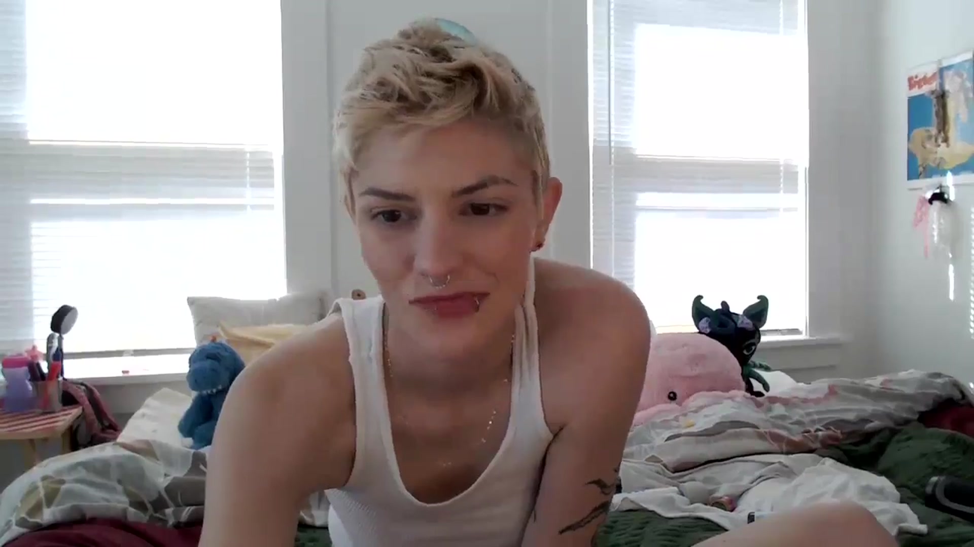 Gallery image thumbnail from Bigm0mmy's myfreecams stream on, 04/17/2024, 22:52 image 2 of 20