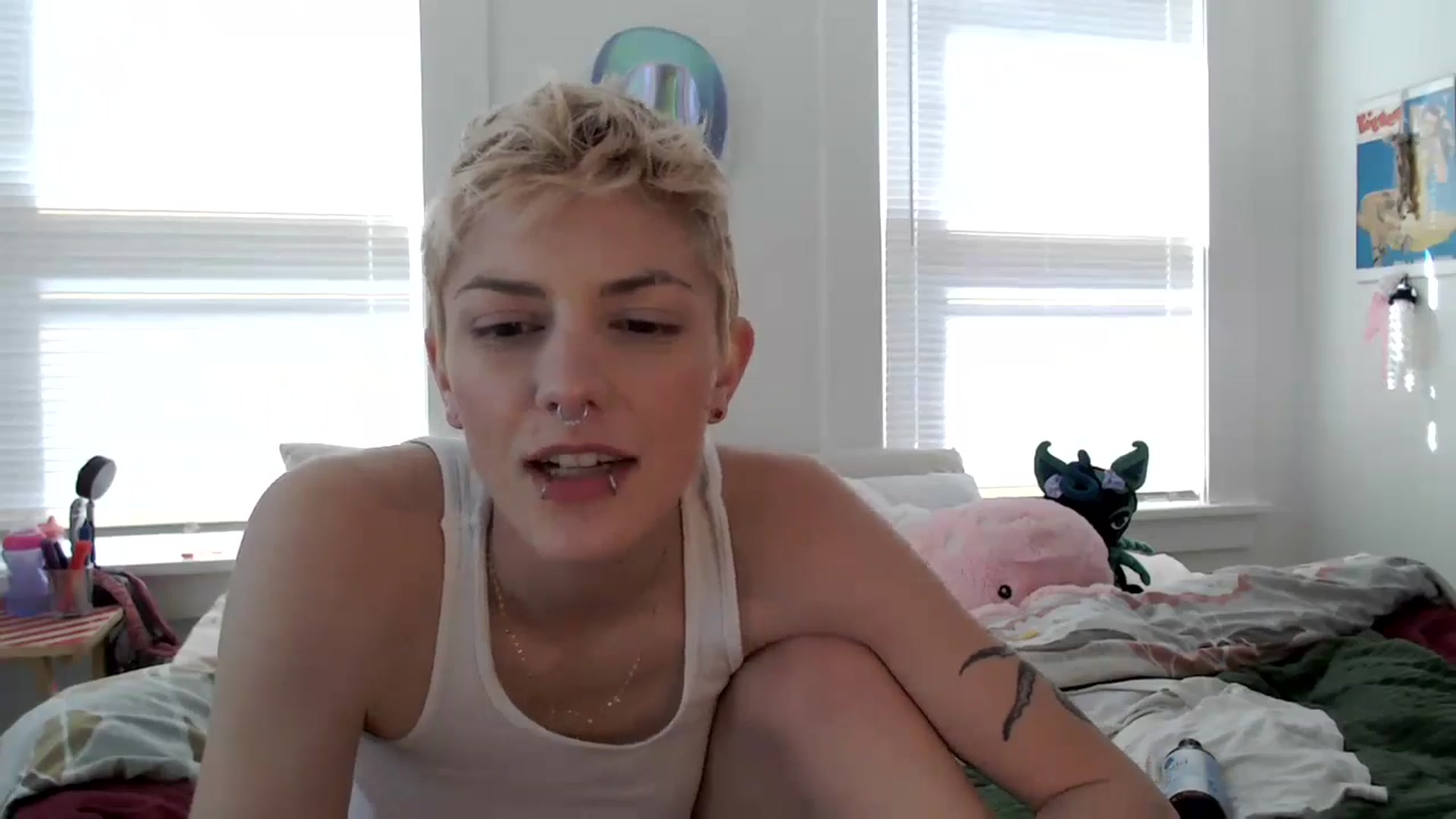 Gallery image thumbnail from Bigm0mmy's myfreecams stream on, 04/17/2024, 22:52 image 10 of 20