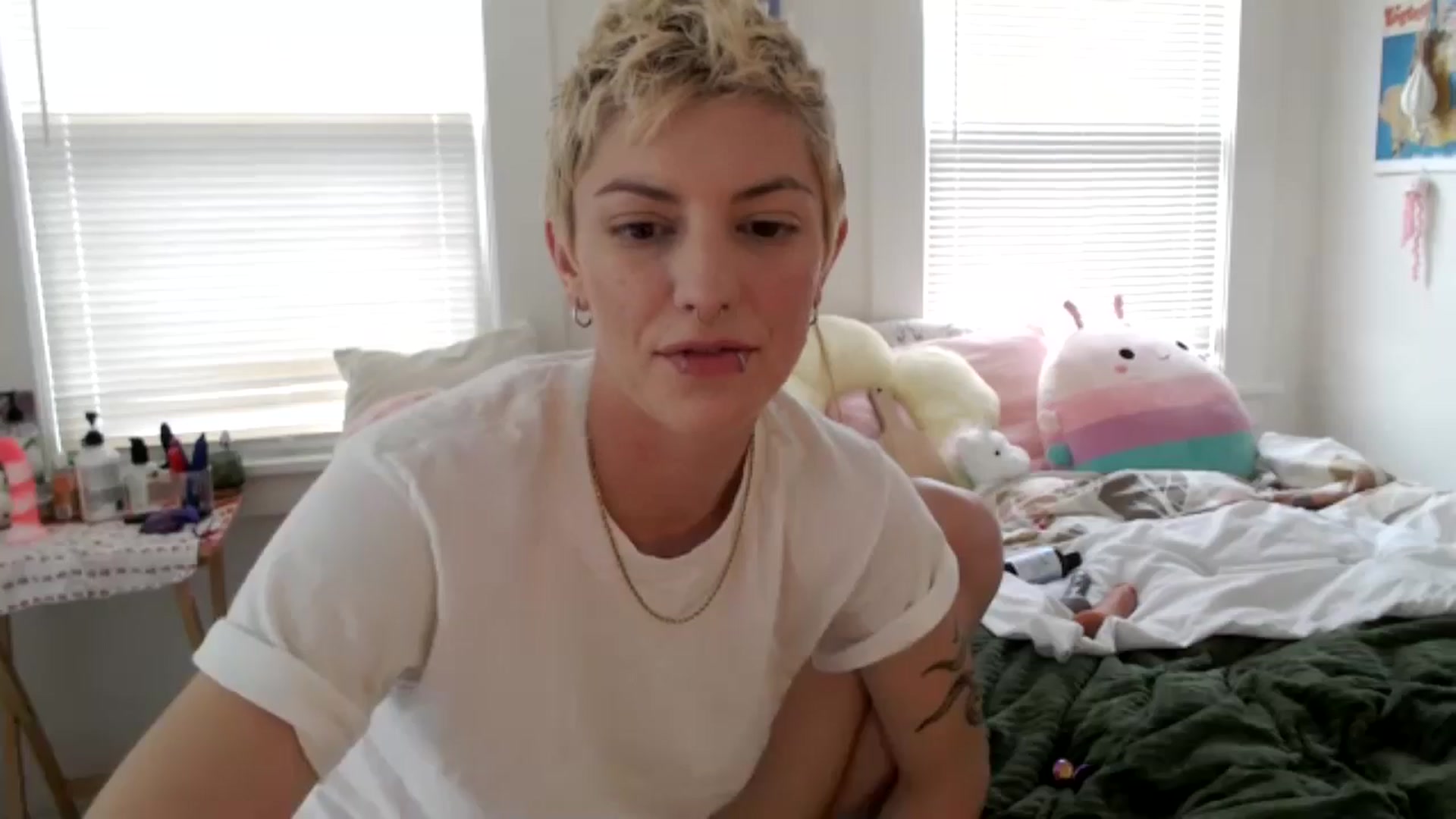 Gallery image thumbnail from Bigm0mmy's myfreecams stream on, 05/25/2024, 21:03 image 15 of 20