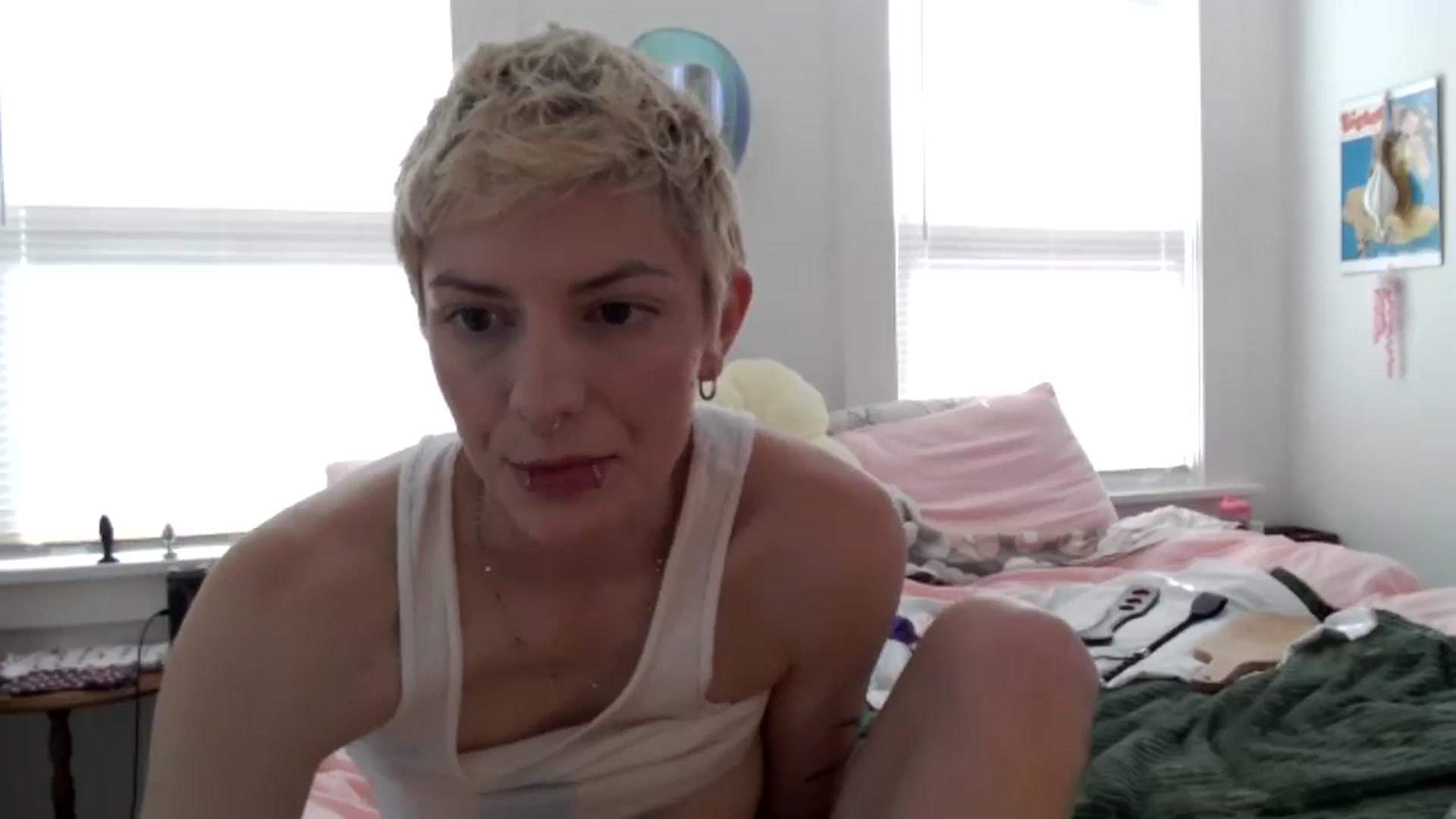Gallery image thumbnail from Bigm0mmy's myfreecams stream on, 05/29/2024, 24:32 image 16 of 20