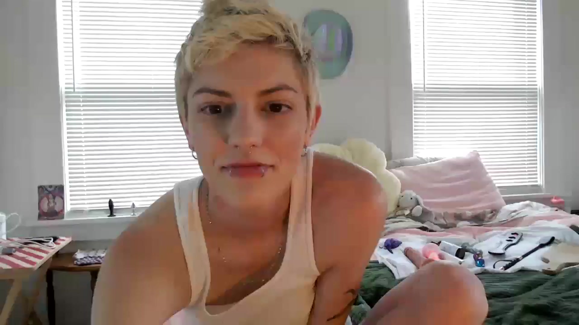 Gallery image thumbnail from Bigm0mmy's myfreecams stream on, 05/29/2024, 24:32 image 2 of 20