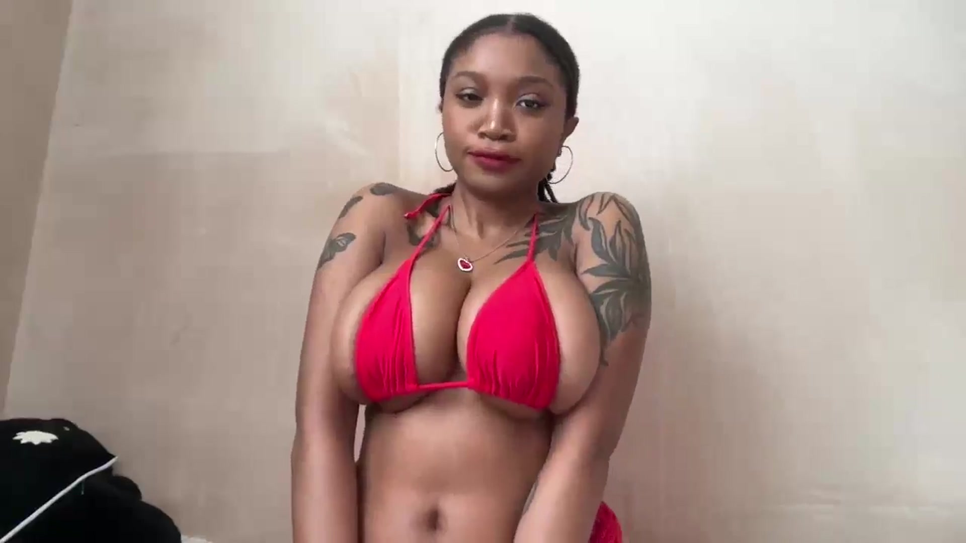 Gallery image thumbnail from BikiniBabe88's myfreecams stream on, 05/03/2025, 13:06 image 3 of 20