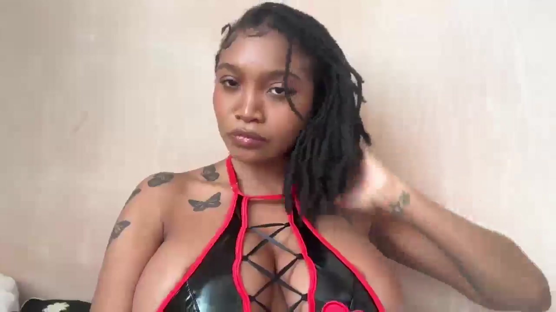 Gallery image thumbnail from BikiniBabe88's myfreecams stream on, 05/17/2025, 15:22 image 13 of 20
