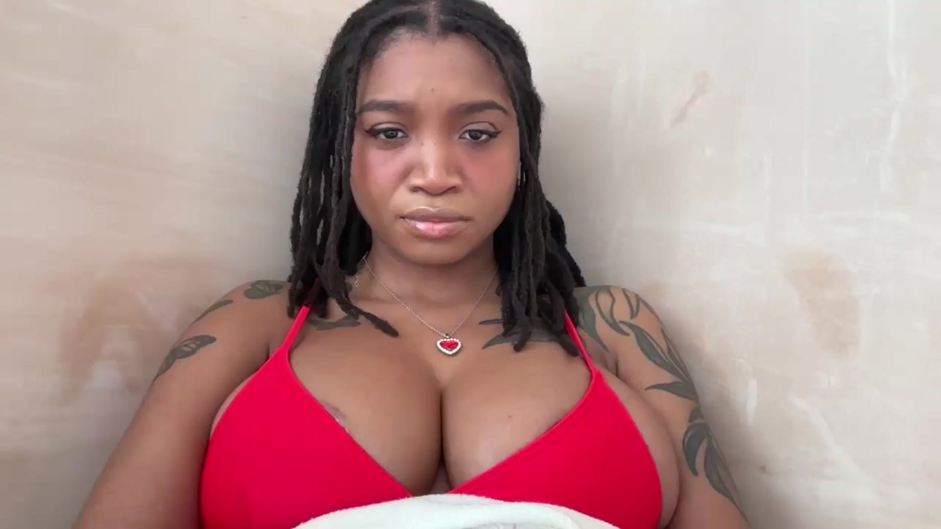 Gallery image thumbnail from BikiniBabe88's myfreecams stream on, 05/20/2025, 16:02 image 5 of 20