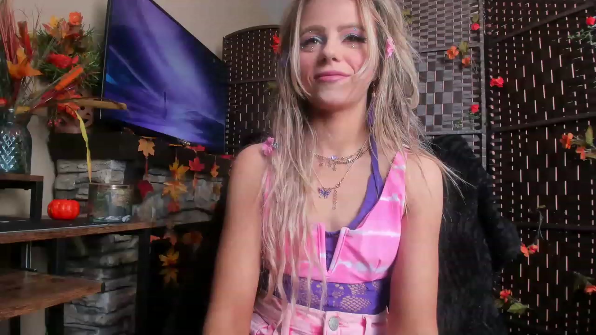 Gallery image thumbnail from BimboDoll's myfreecams stream on, 11/18/2022, 16:39 image 1 of 20