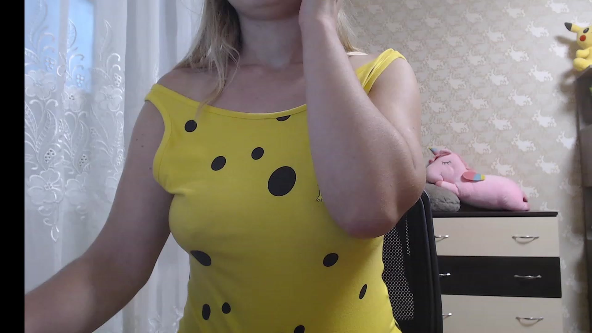 Gallery image thumbnail from BirdOfFlirty's myfreecams stream on, 08/22/2023, 16:46 image 17 of 20