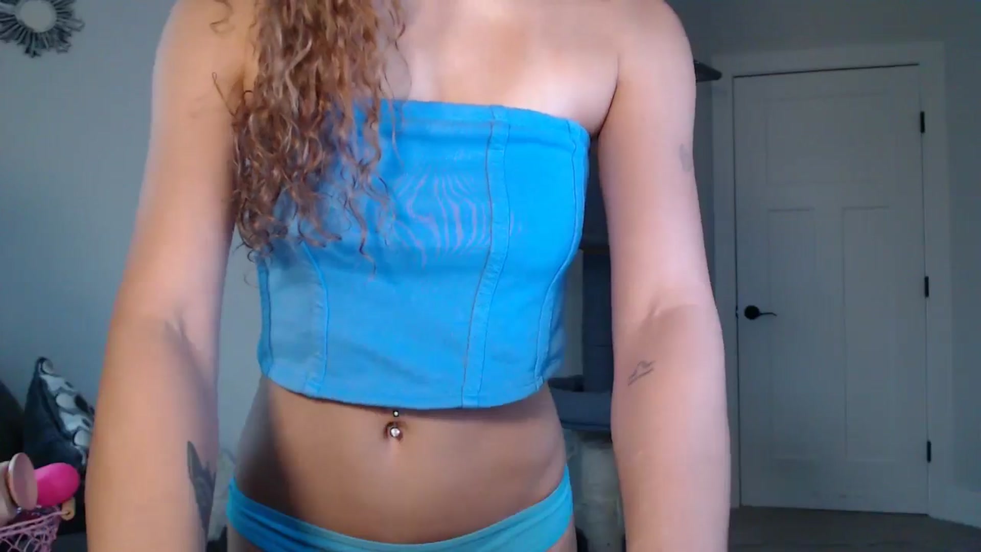 Gallery image thumbnail from Bird_Babe's myfreecams stream on, 10/29/2025, 21:26 image 2 of 20