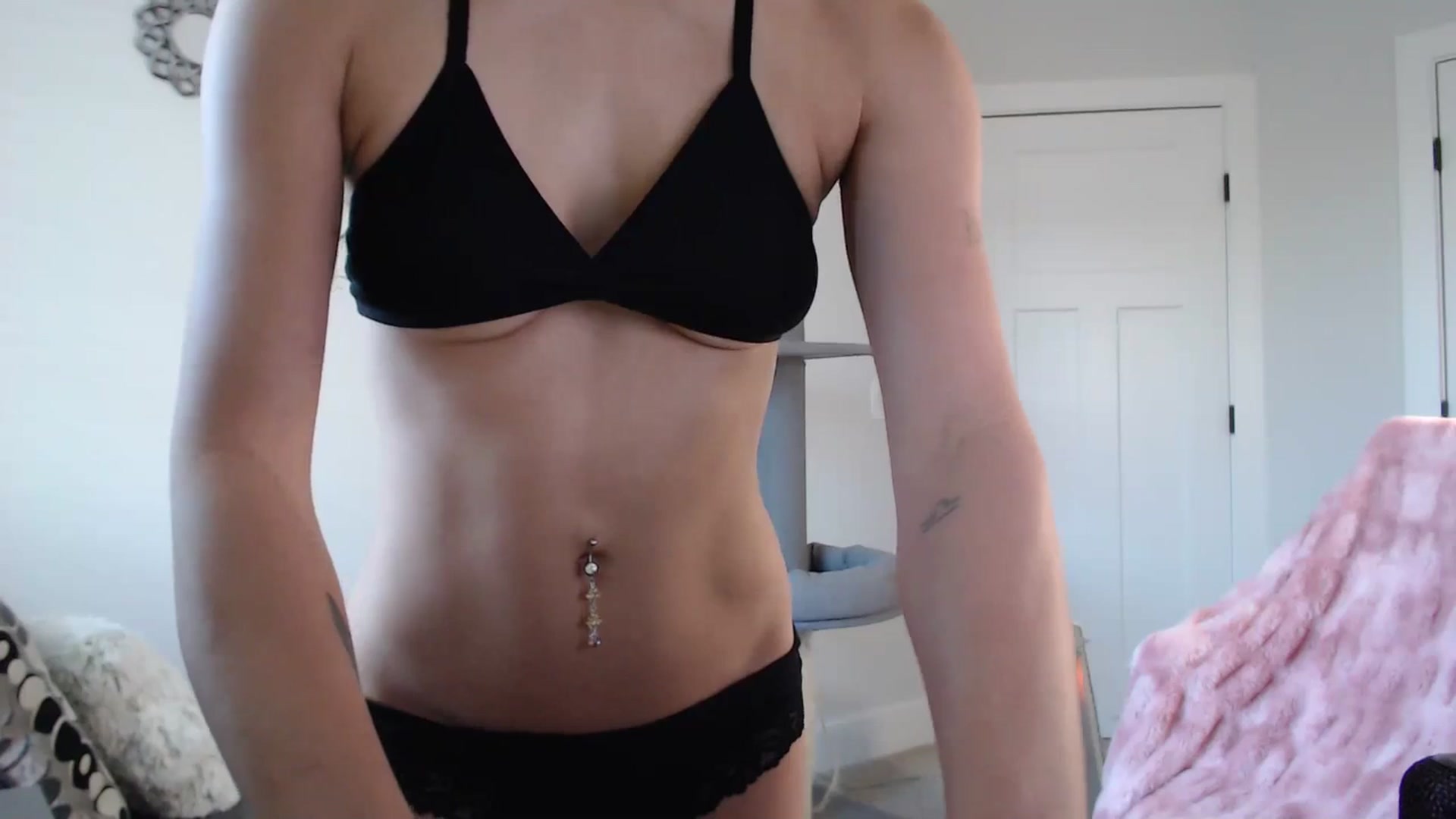 Gallery image thumbnail from Bird_Babe's myfreecams stream on, 11/03/2025, 20:02 image 18 of 20