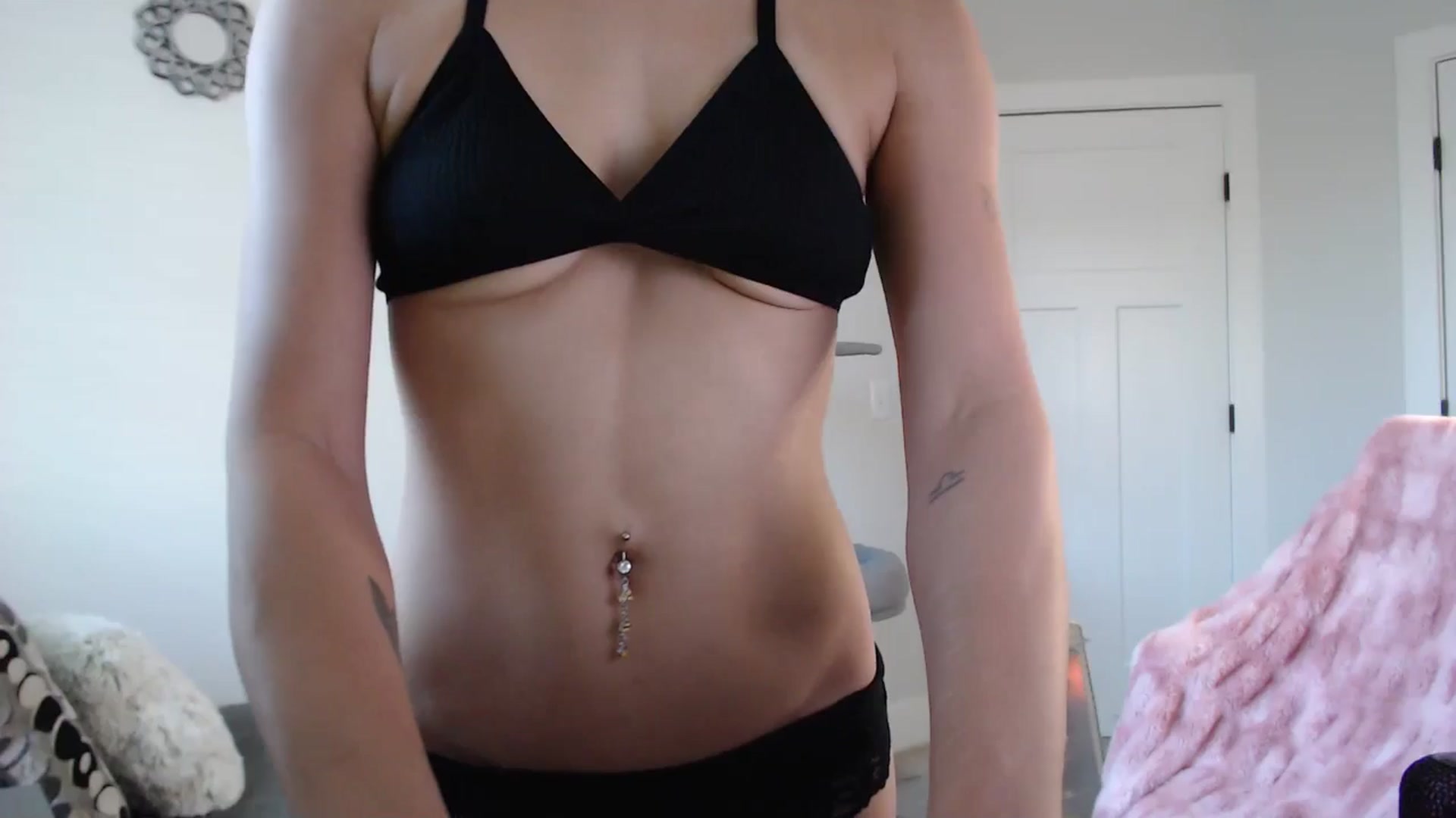 Gallery image thumbnail from Bird_Babe's myfreecams stream on, 11/03/2025, 20:02 image 14 of 20