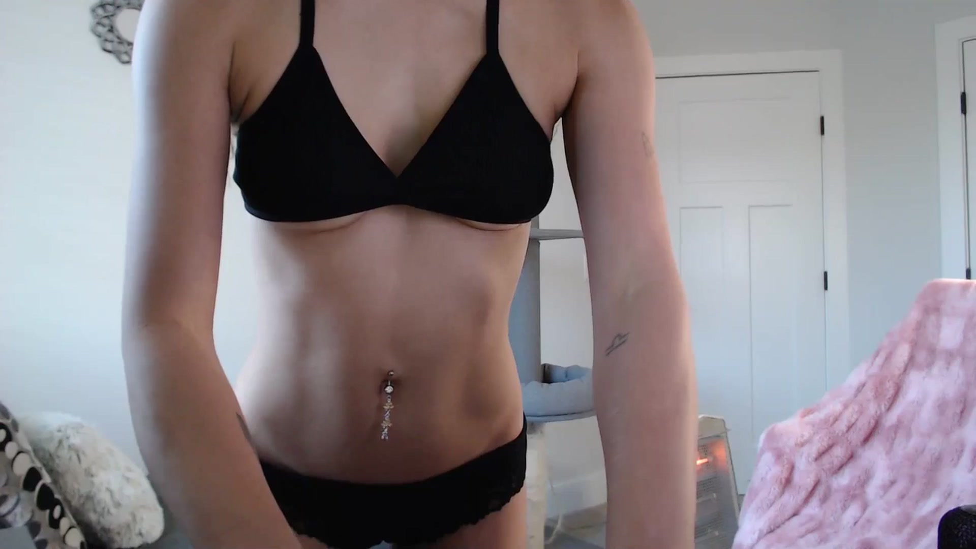 Gallery image thumbnail from Bird_Babe's myfreecams stream on, 11/03/2025, 20:02 image 15 of 20