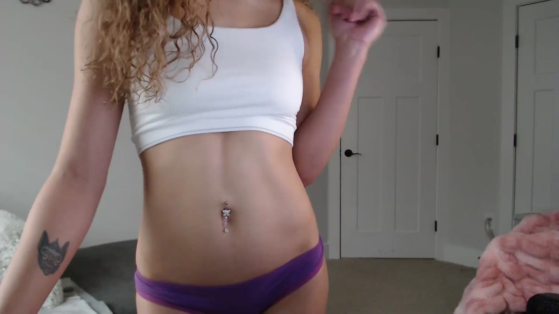 Gallery image thumbnail from Bird_Babe's myfreecams stream on, 01/05/2026, 18:29 image 8 of 20