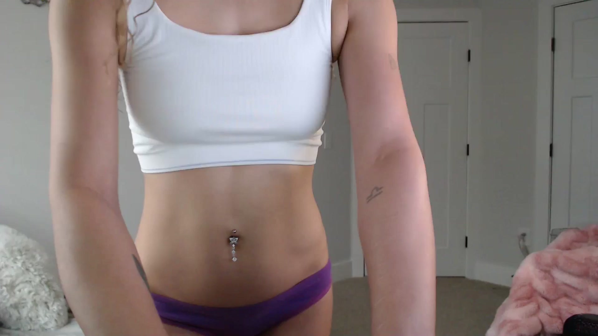 Gallery image thumbnail from Bird_Babe's myfreecams stream on, 01/05/2026, 18:29 image 4 of 20