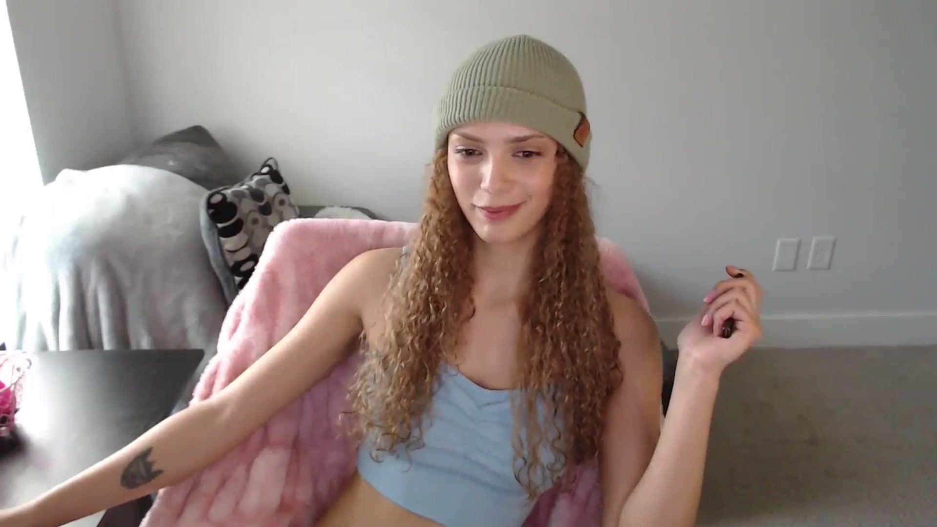 Gallery image thumbnail from Bird_Babe's myfreecams stream on, 01/06/2026, 19:55 image 17 of 20