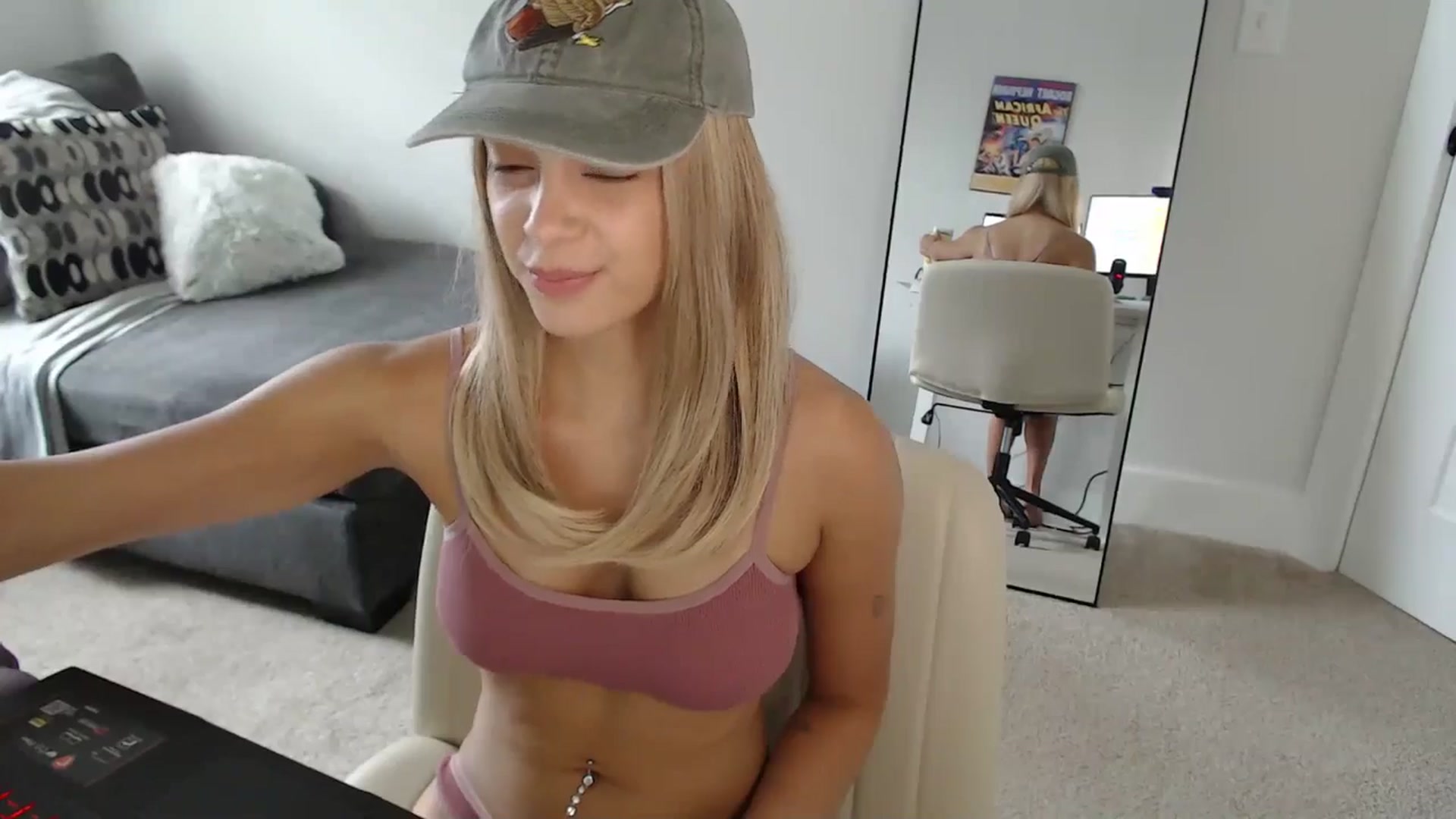 Gallery image thumbnail from Bird_Babe's myfreecams stream on, 05/01/2026, 15:08 image 12 of 20