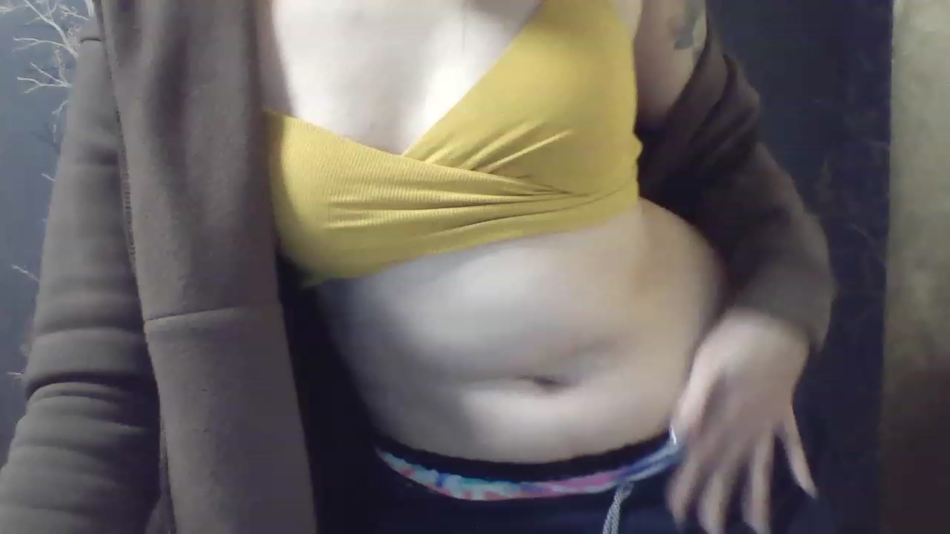 Gallery image thumbnail from Bird_Blue's myfreecams stream on, 11/28/2022, 12:27 image 1 of 20