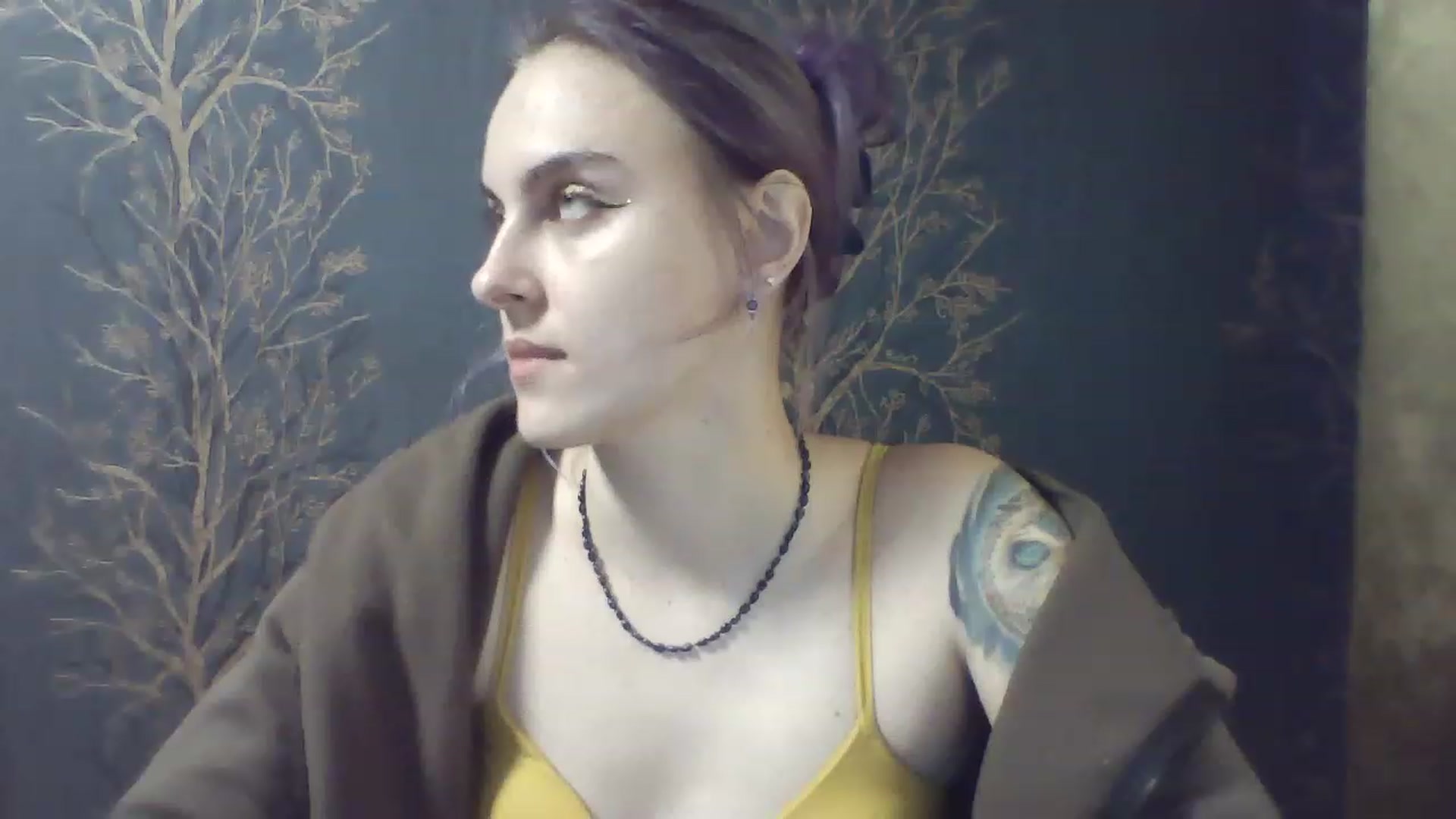 Gallery image thumbnail from Bird_Blue's myfreecams stream on, 11/28/2022, 12:27 image 3 of 20