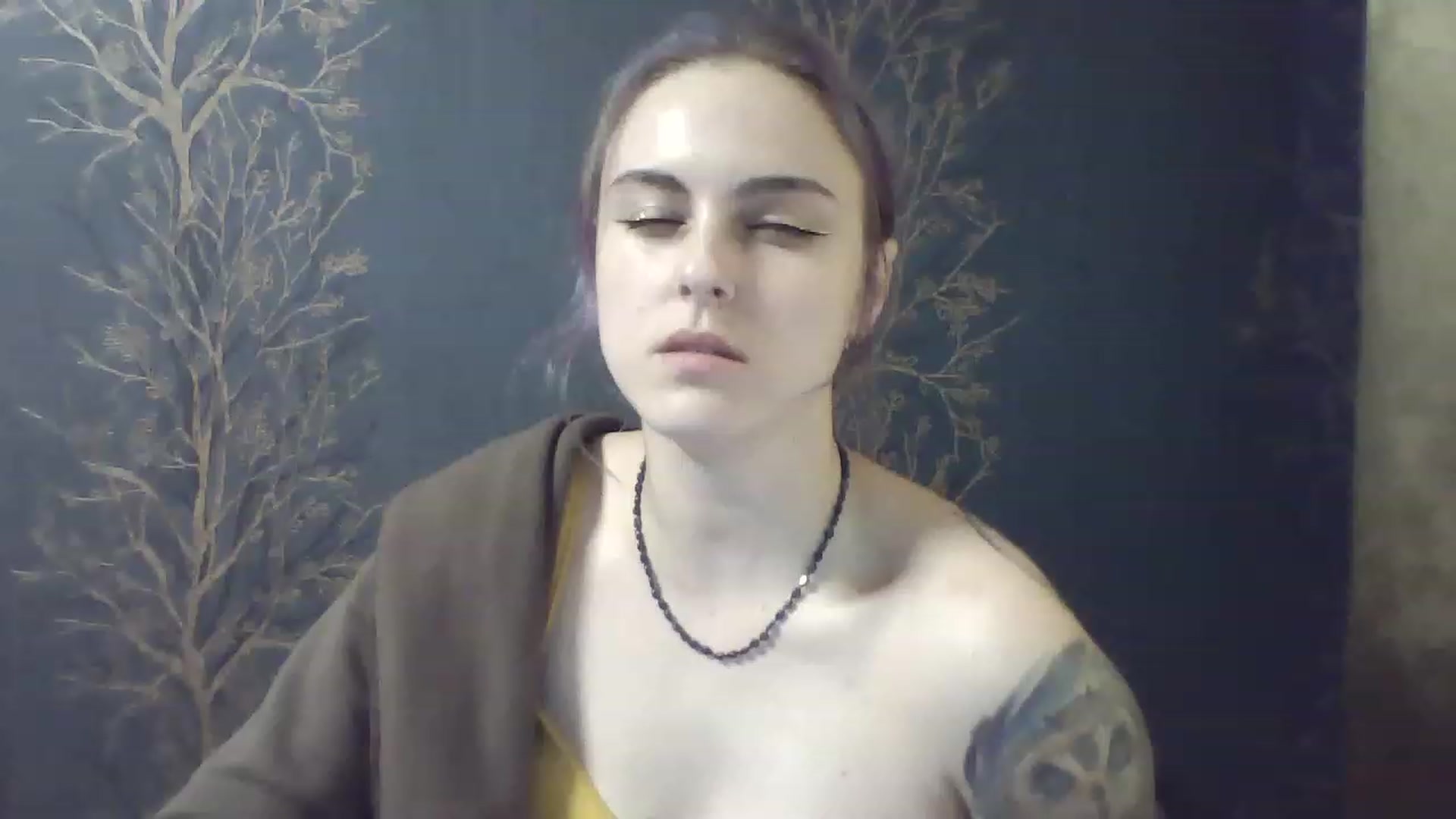 Gallery image thumbnail from Bird_Blue's myfreecams stream on, 11/28/2022, 12:27 image 11 of 20