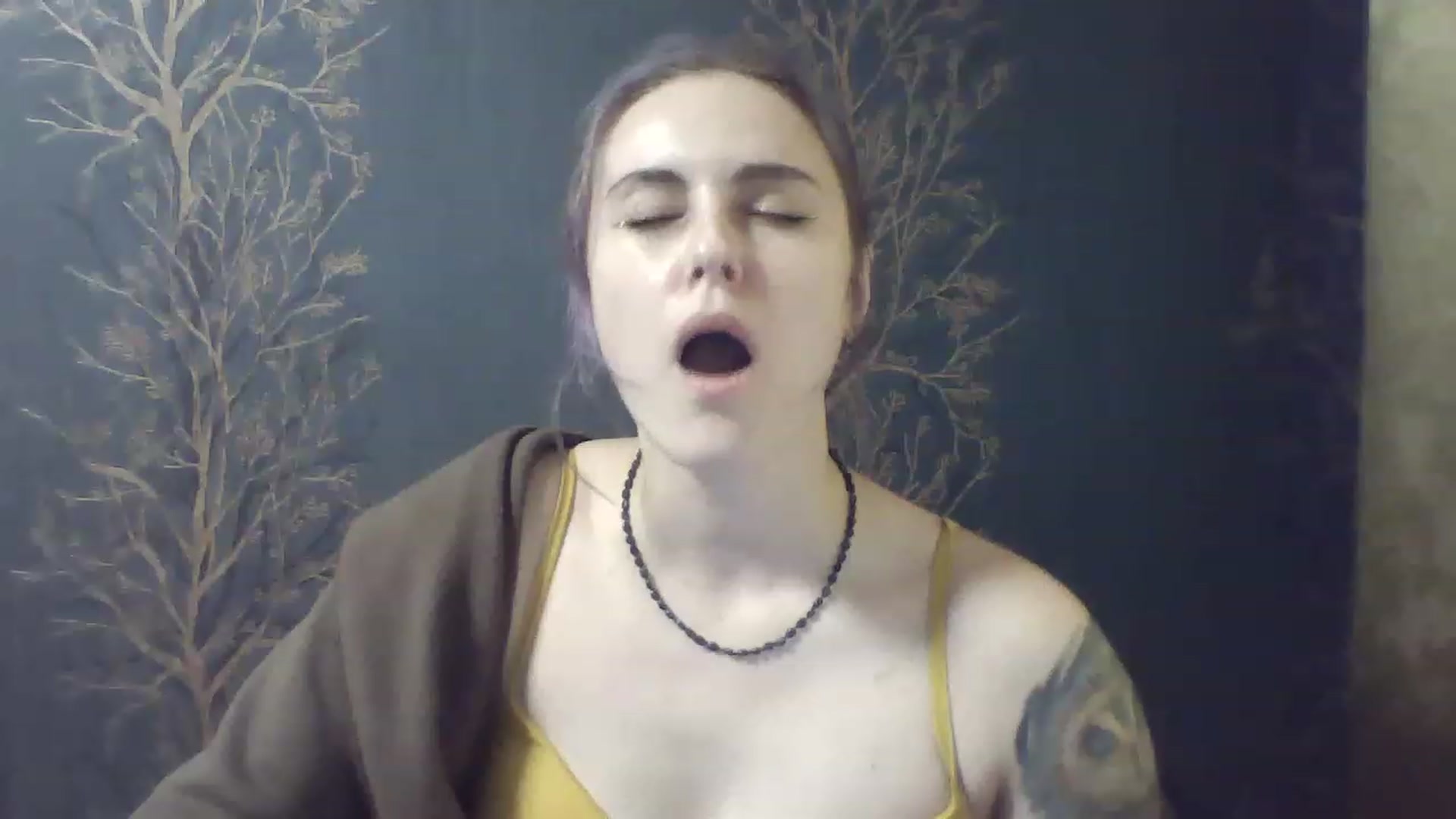 Gallery image thumbnail from Bird_Blue's myfreecams stream on, 11/28/2022, 12:27 image 12 of 20