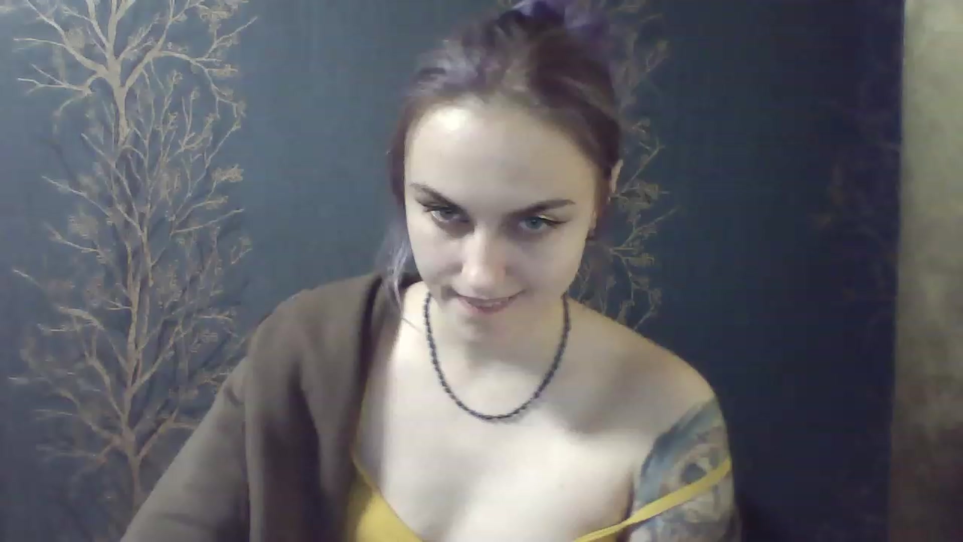 Gallery image thumbnail from Bird_Blue's myfreecams stream on, 11/28/2022, 12:27 image 7 of 20
