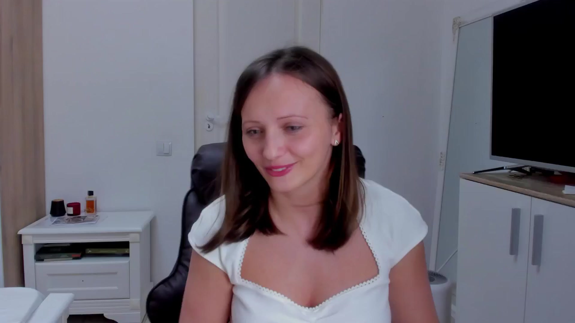 Gallery image thumbnail from Birdie_K's myfreecams stream on, 03/02/2025, 20:01 image 12 of 20