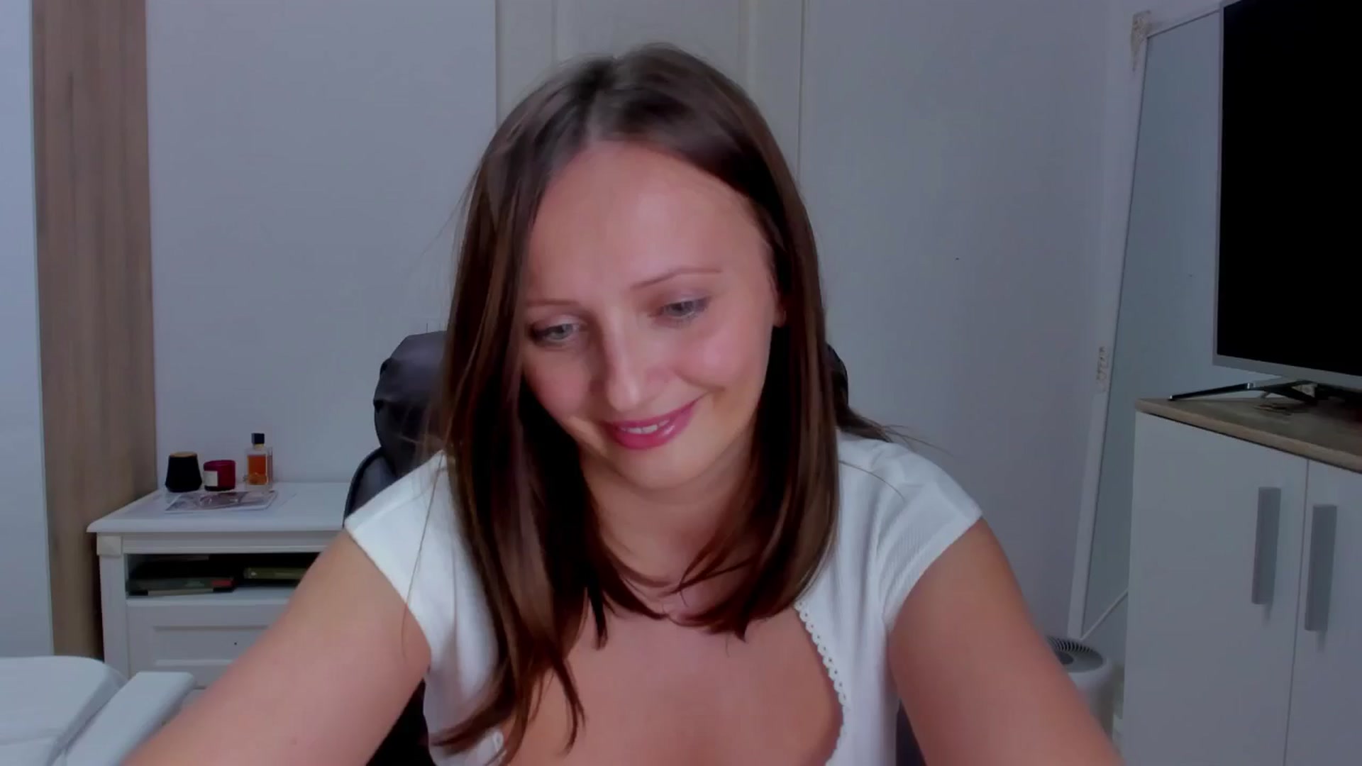 Gallery image thumbnail from Birdie_K's myfreecams stream on, 03/02/2025, 20:01 image 20 of 20