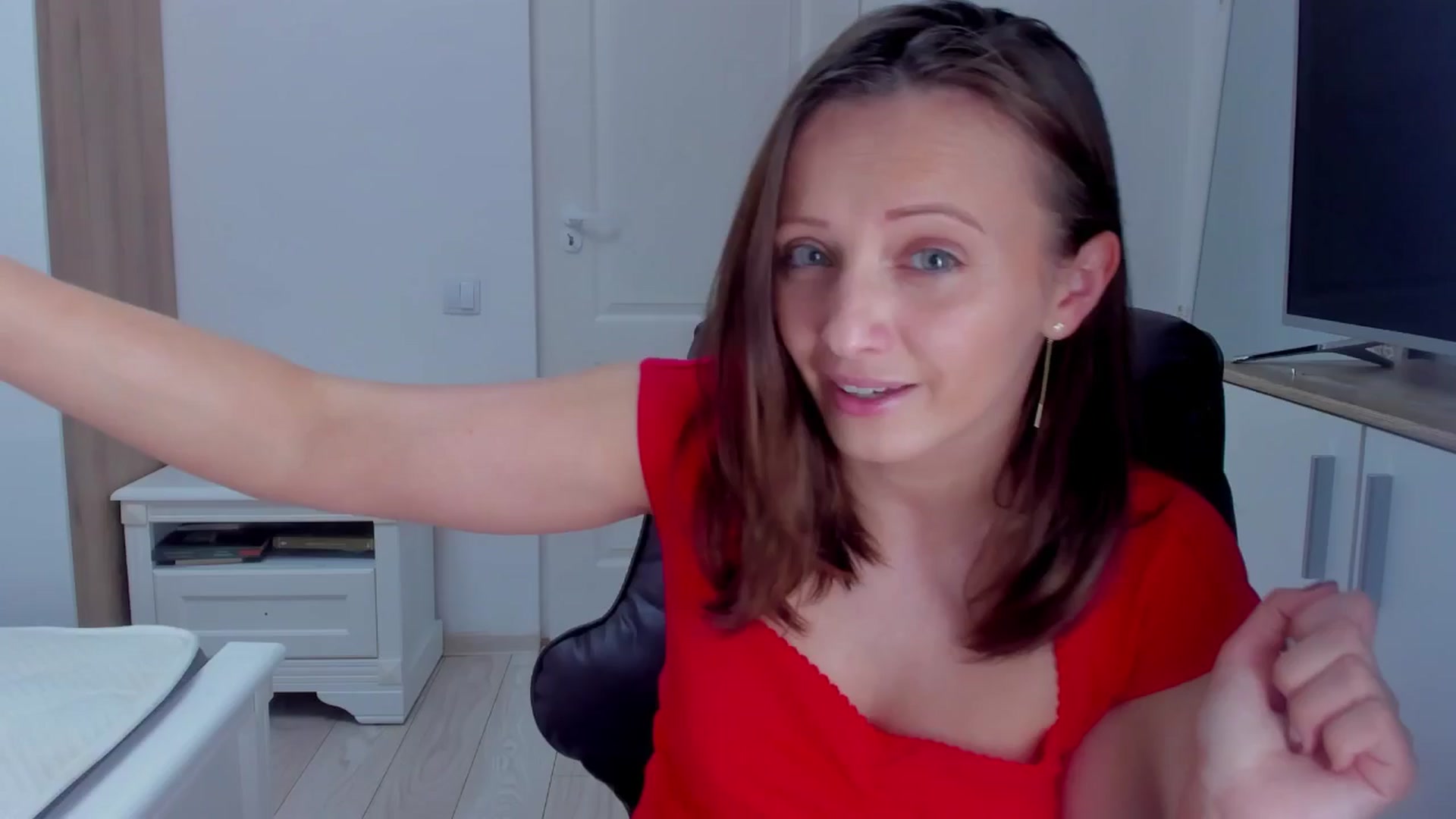 Gallery image thumbnail from Birdie_K's myfreecams stream on, 03/04/2025, 19:44 image 15 of 20