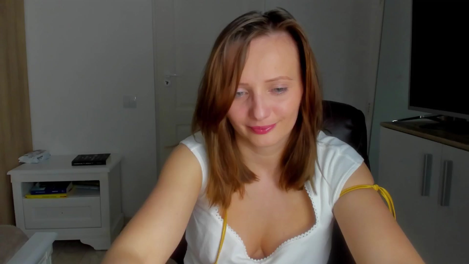 Gallery image thumbnail from Birdie_K's myfreecams stream on, 04/05/2025, 18:23 image 12 of 20