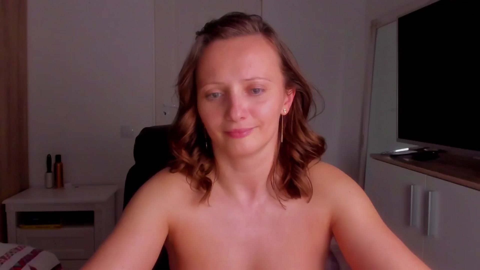 Gallery image thumbnail from Birdie_K's myfreecams stream on, 04/11/2025, 18:49 image 14 of 20