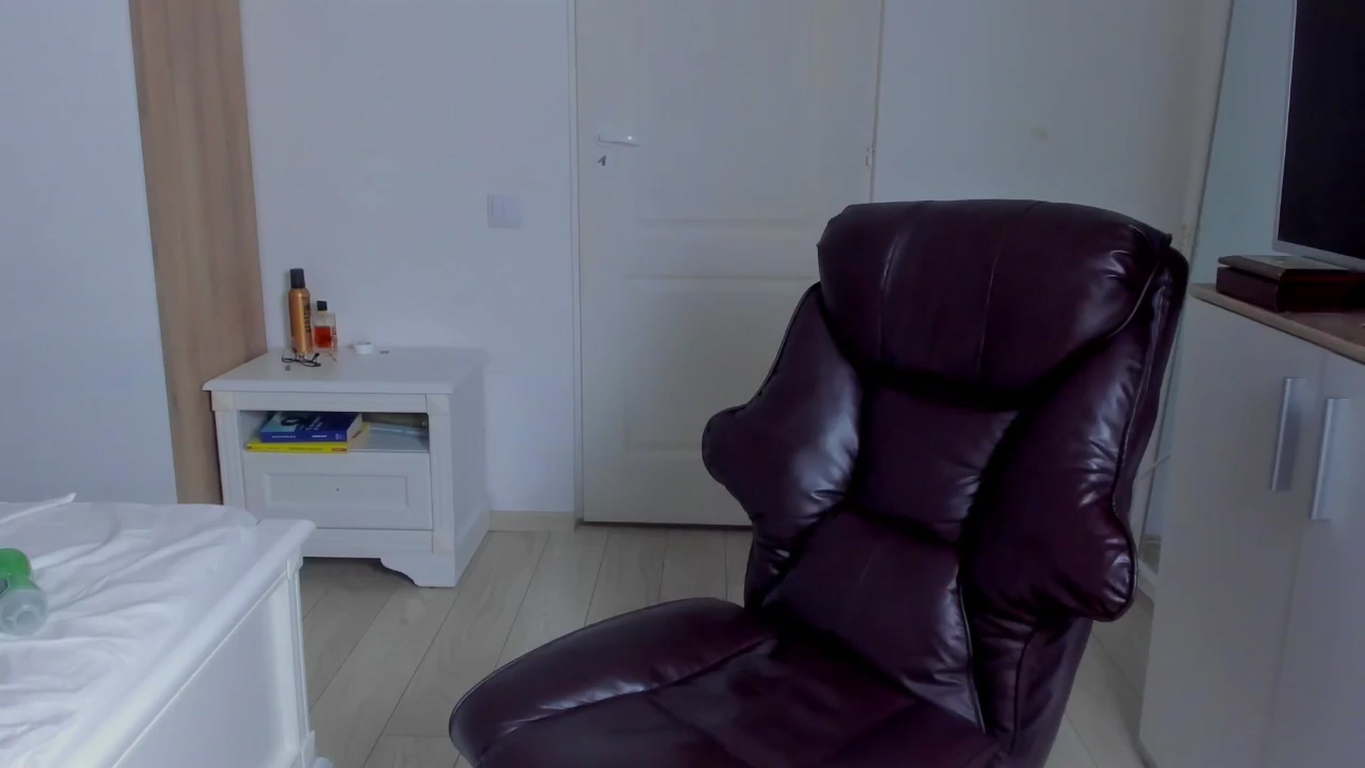 Gallery image thumbnail from Birdie_K's myfreecams stream on, 04/17/2025, 22:24 image 17 of 20