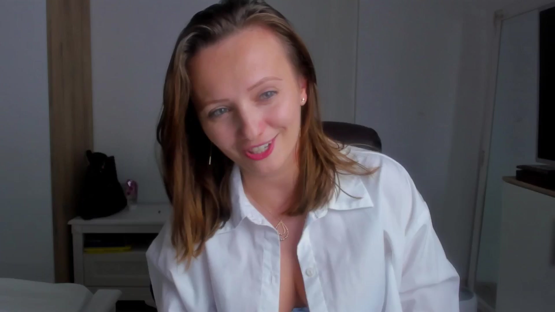 Gallery image thumbnail from Birdie_K's myfreecams stream on, 04/27/2025, 15:05 image 20 of 20