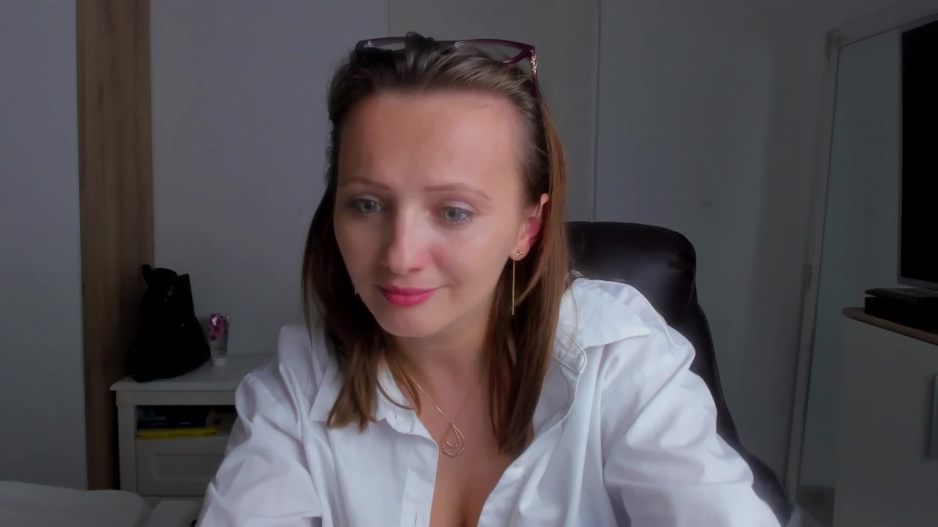 Gallery image thumbnail from Birdie_K's myfreecams stream on, 04/27/2025, 15:05 image 8 of 20