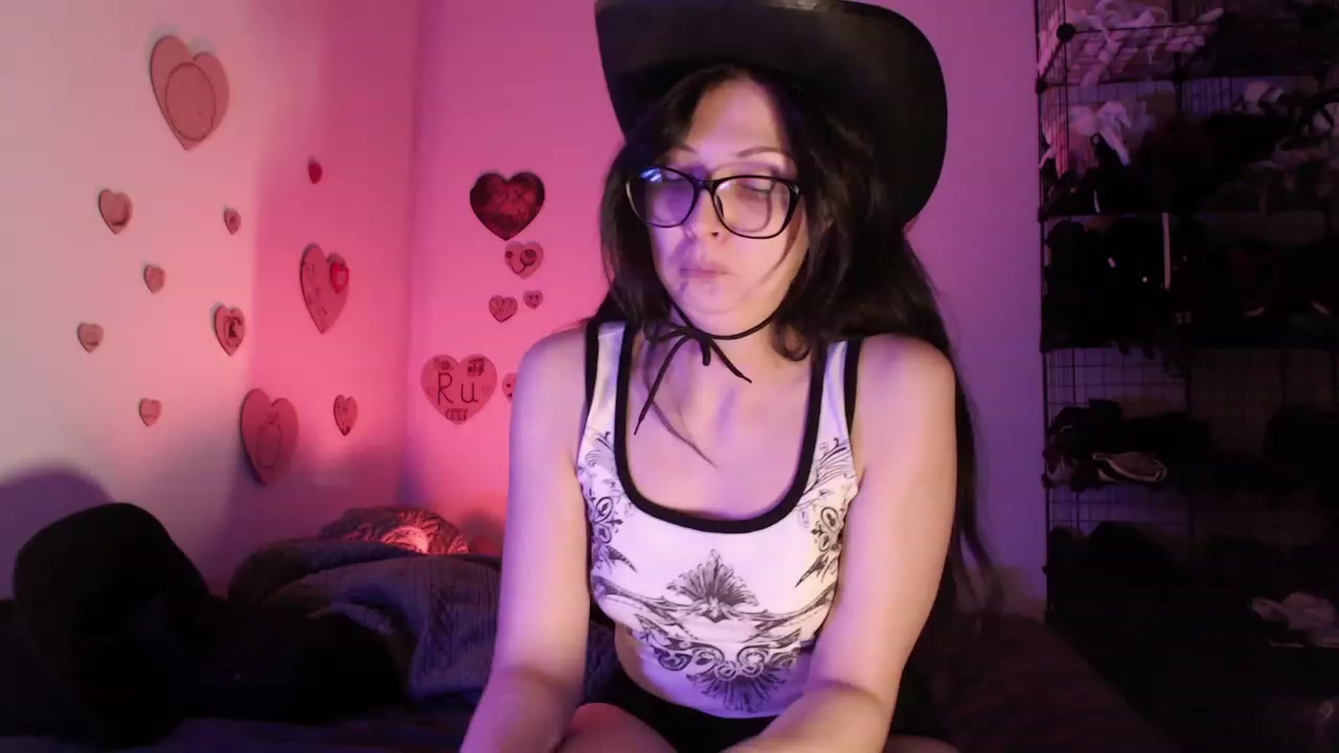 Gallery image thumbnail from BirdsKiller's myfreecams stream on, 06/26/2023, 07:30 image 10 of 20