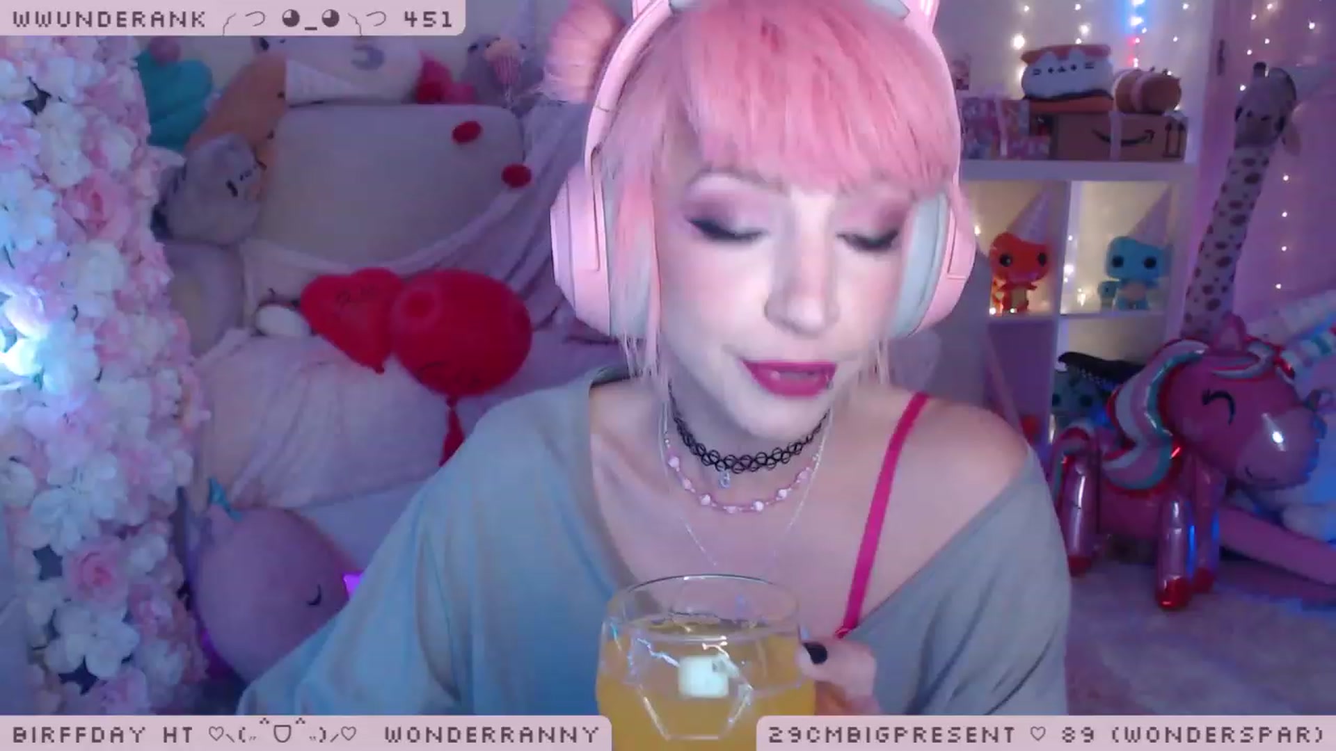 Gallery image thumbnail from BirffdayBish's myfreecams stream on, 12/07/2022, 24:05 image 13 of 20