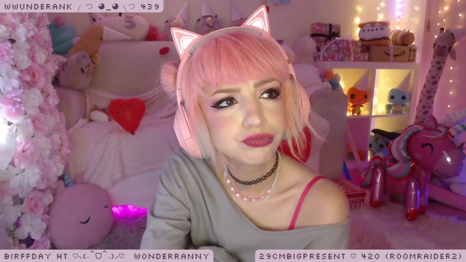 Gallery image thumbnail from BirffdayBish's myfreecams stream on, 12/07/2022, 02:54 image 8 of 20