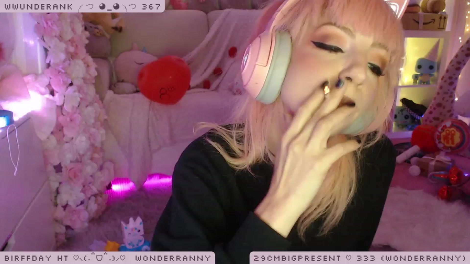 Gallery image thumbnail from BirffdayBish's myfreecams stream on, 12/08/2022, 23:42 image 17 of 20