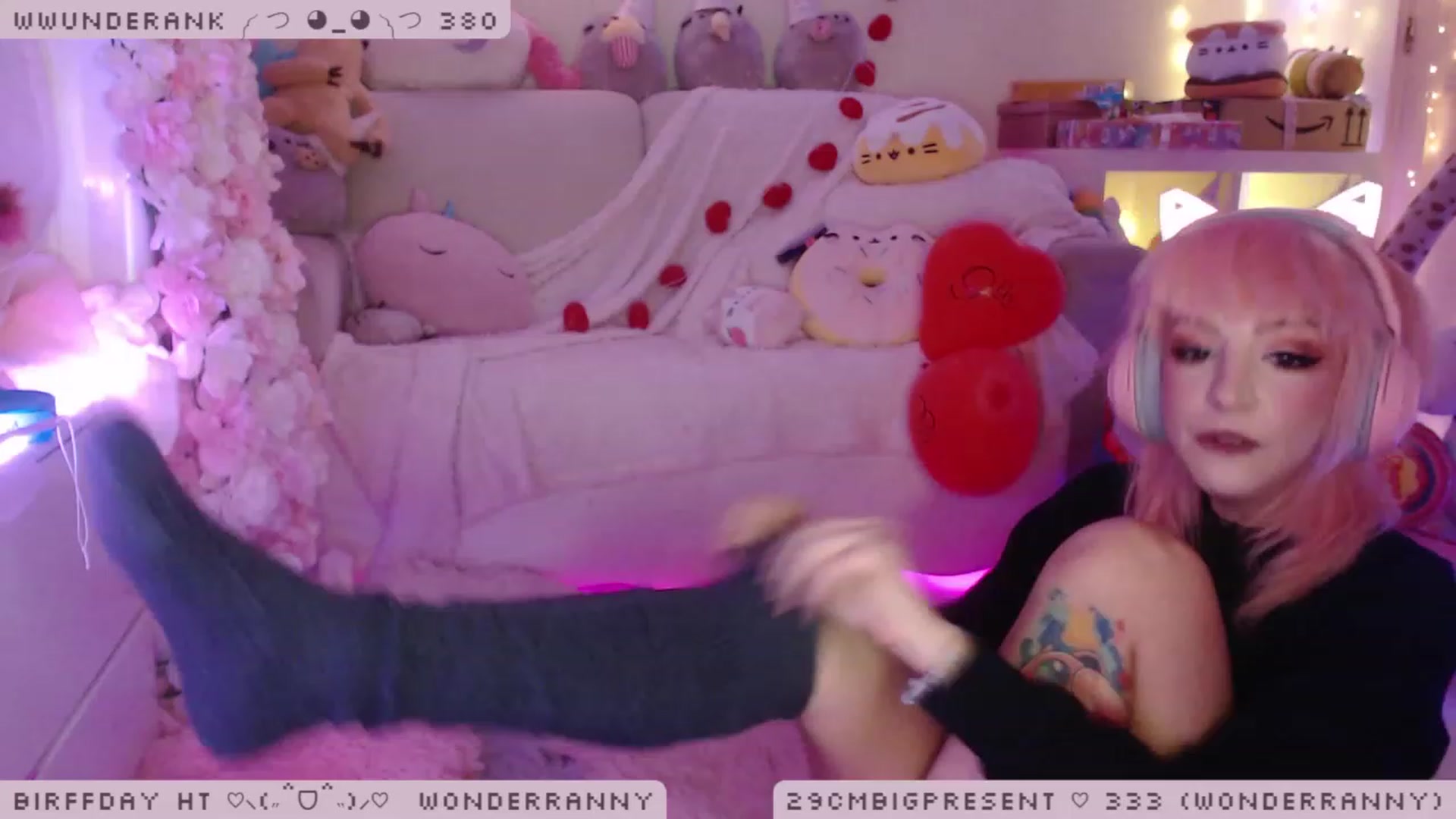Gallery image thumbnail from BirffdayBish's myfreecams stream on, 12/08/2022, 23:42 image 3 of 20